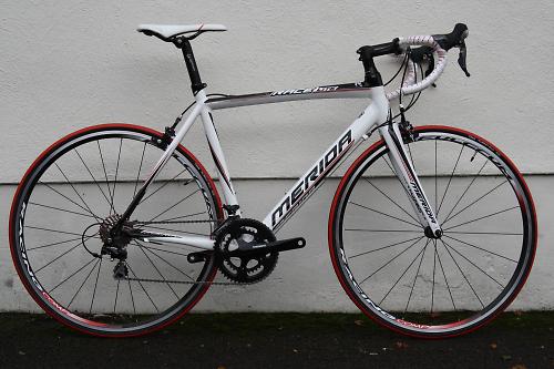 Merida road best sale race bike